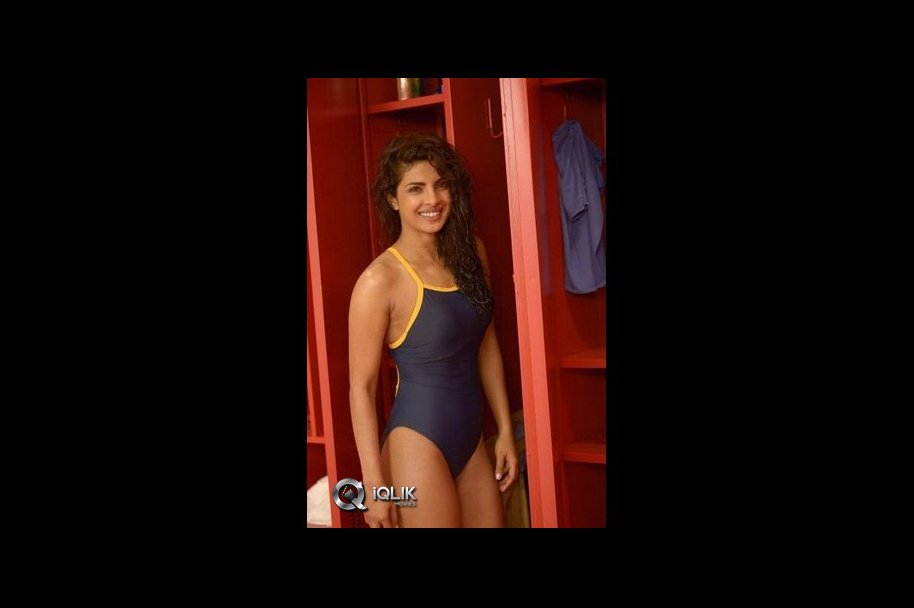 Priyanka-Chopra-Hot-Bikini-Pics